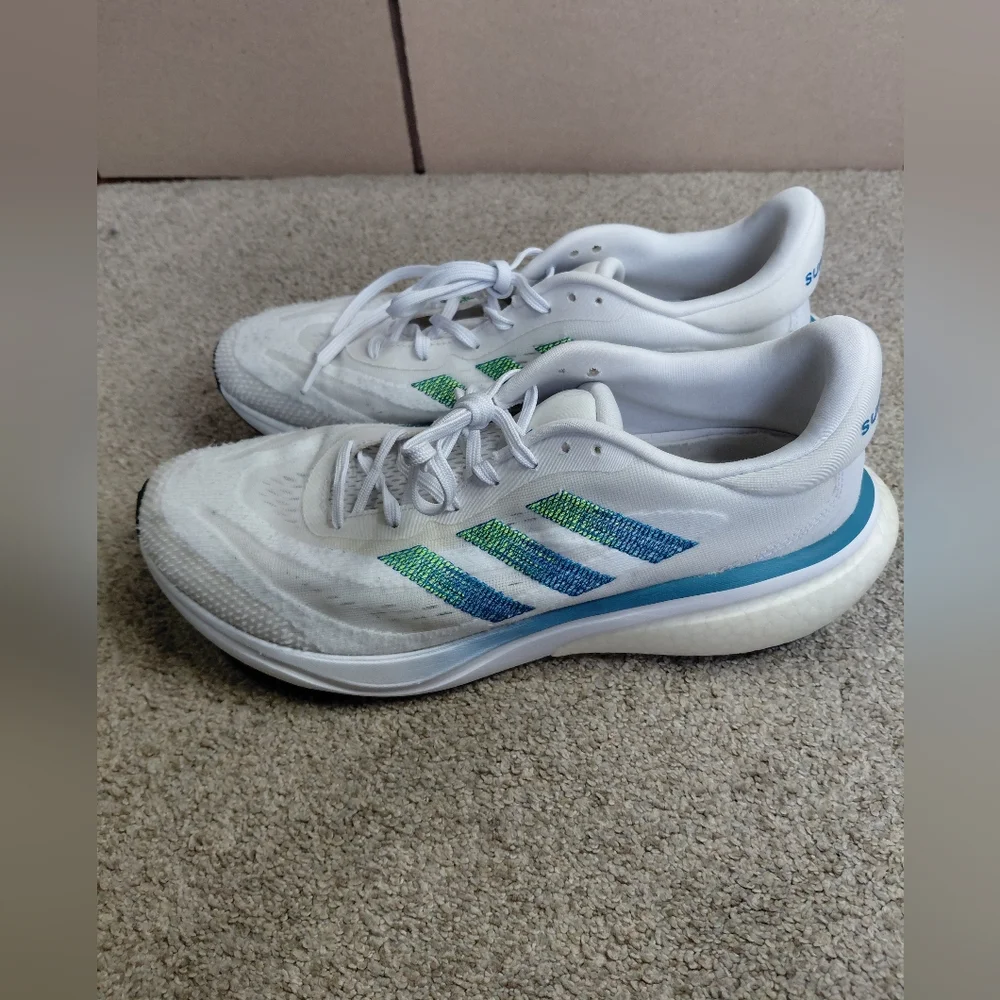 Adidas Supernova 3 Men Size 11.5 White Sneakers with Blue and Green Stripes